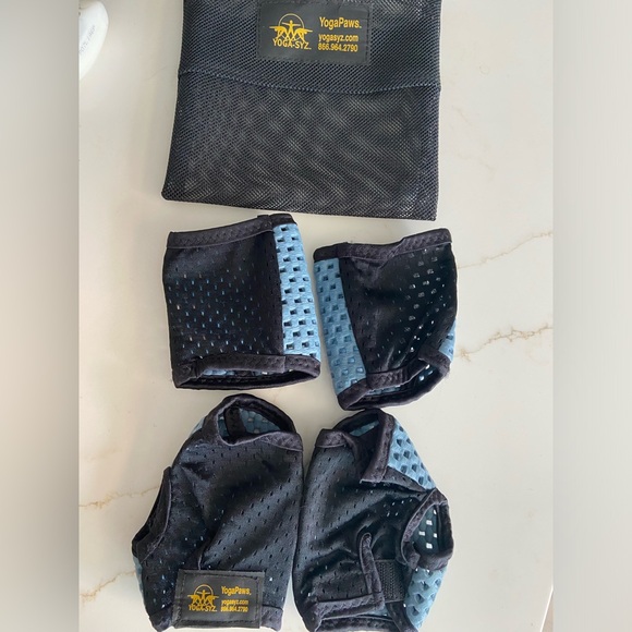 YOGA PAWS Non-Slip Gloves and Socks - Picture 2 of 4